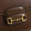 （大号）全皮  GUCC 1955 horsebit bag 复古马街扣手袋，谷驰复古回潮，设计师和时尚精们合力展现了G家的正确打开方式，经典的马街扣+monogram+棕色勾边设计，满满的复古调调，复古棕超级耐看，喜欢复古搭的小仙女必须入🤘  材质牛皮款号：602204，尺寸：25.5x18x6cm