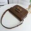 （大号）全皮  GUCC 1955 horsebit bag 复古马街扣手袋，谷驰复古回潮，设计师和时尚精们合力展现了G家的正确打开方式，经典的马街扣+monogram+棕色勾边设计，满满的复古调调，复古棕超级耐看，喜欢复古搭的小仙女必须入🤘  材质牛皮款号：602204，尺寸：25.5x18x6cm