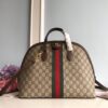 gucci古奇顶级原单品质👜524533Ophidia家族迎来了新的成员中号手提包方正的造型让人联想到复古的设计GG Supreme高级人造帆布材质点缀红绿织带等品牌最富特色的经典元素体现出对品牌马术本源的致敬Ophidia 织带装饰贝壳包尺寸：34/27.5/15cm
