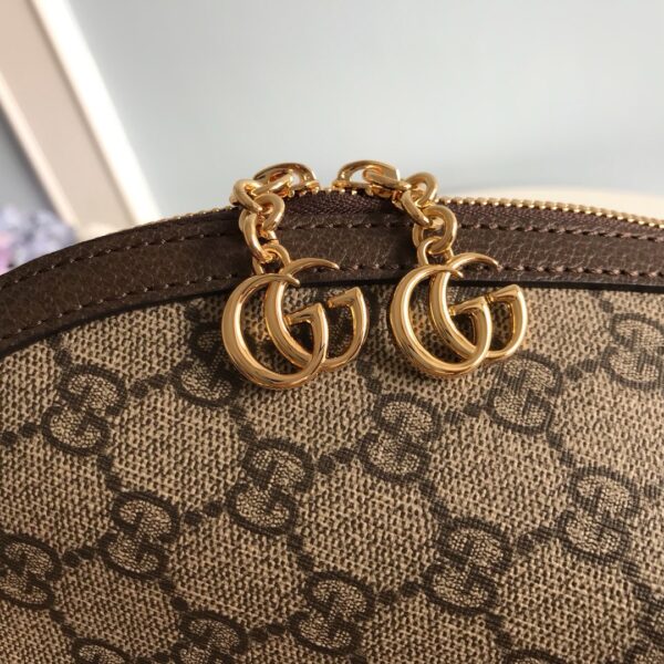 gucci古奇顶级原单品质👜524533Ophidia家族迎来了新的成员中号手提包方正的造型让人联想到复古的设计GG Supreme高级人造帆布材质点缀红绿织带等品牌最富特色的经典元素体现出对品牌马术本源的致敬Ophidia 织带装饰贝壳包尺寸：34/27.5/15cm