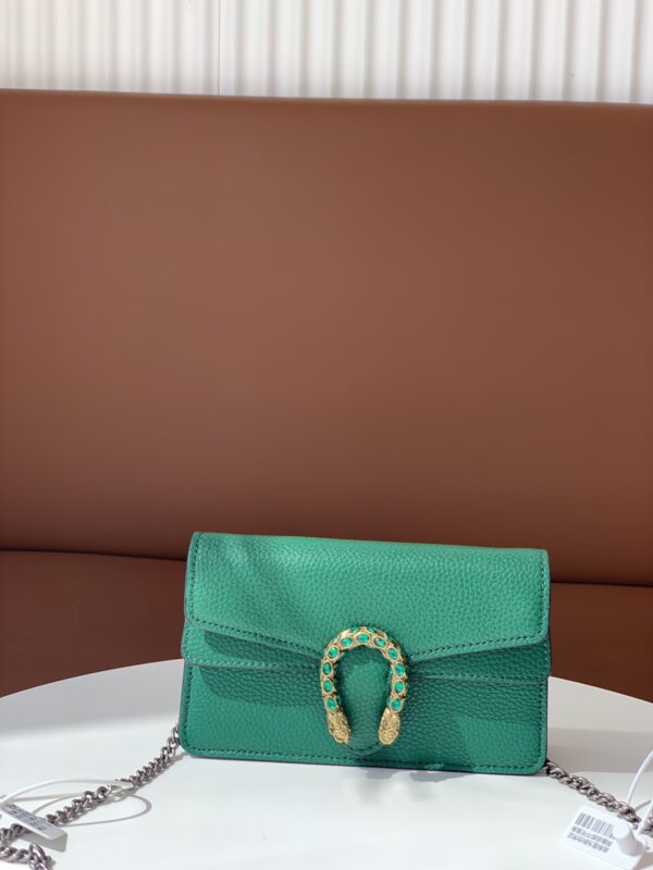 迷你原版牛皮现货🔥款号：476432】迷你酒神 颇具结构感的皮革链条超迷你手袋，配有钥匙扣，可以用于将此袋绑缚在另外更大的手袋上正品开模，实物拍照，做工精细。尺寸：16.5*9*5