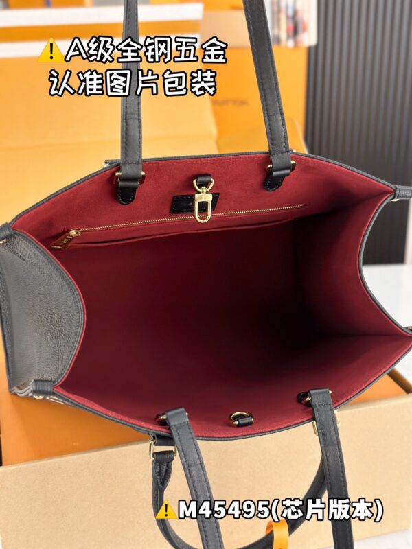 【特级MB原厂皮】 ONTHEGO 中号手袋型号：M45495材料：A+级全钢五金，进口原厂皮包装：全套特级免税MB包装尺寸：35x27x14cm