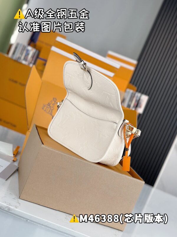 【特级MB原厂皮】 DIANE 手袋型号：M46388材料：A+级全钢五金，进口原厂皮包装：全套特级免税MB包装尺寸：24x15x9cm