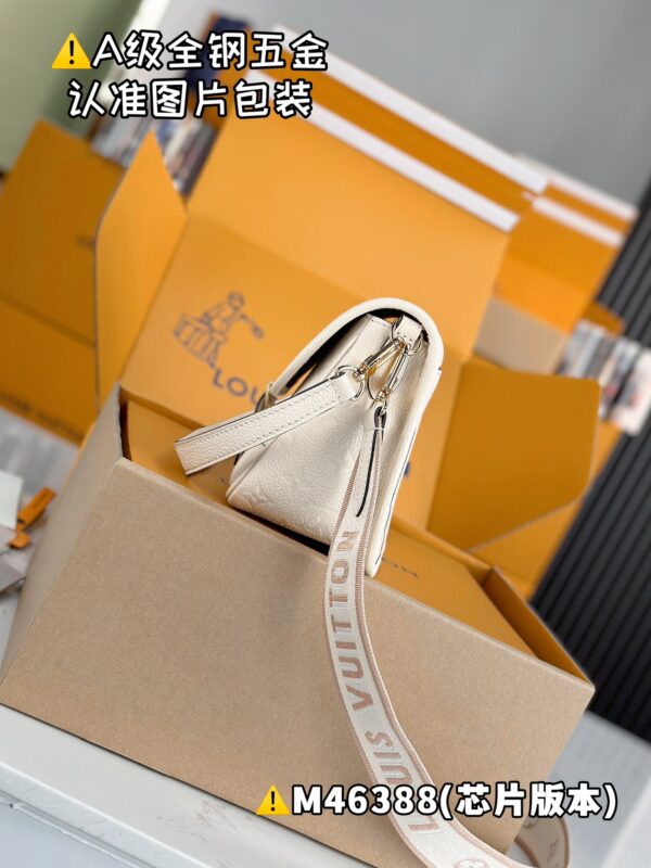 【特级MB原厂皮】DIANE 手袋型号：M46388材料：A+级全钢五金，进口原厂皮包装：全套特级免税MB包装尺寸：24x15x9cm