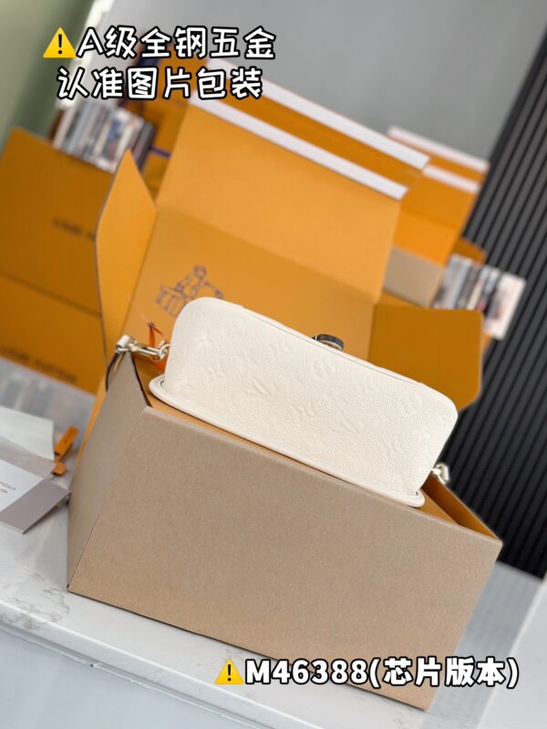 【特级MB原厂皮】 DIANE 手袋型号：M46388材料：A+级全钢五金，进口原厂皮包装：全套特级免税MB包装尺寸：24x15x9cm