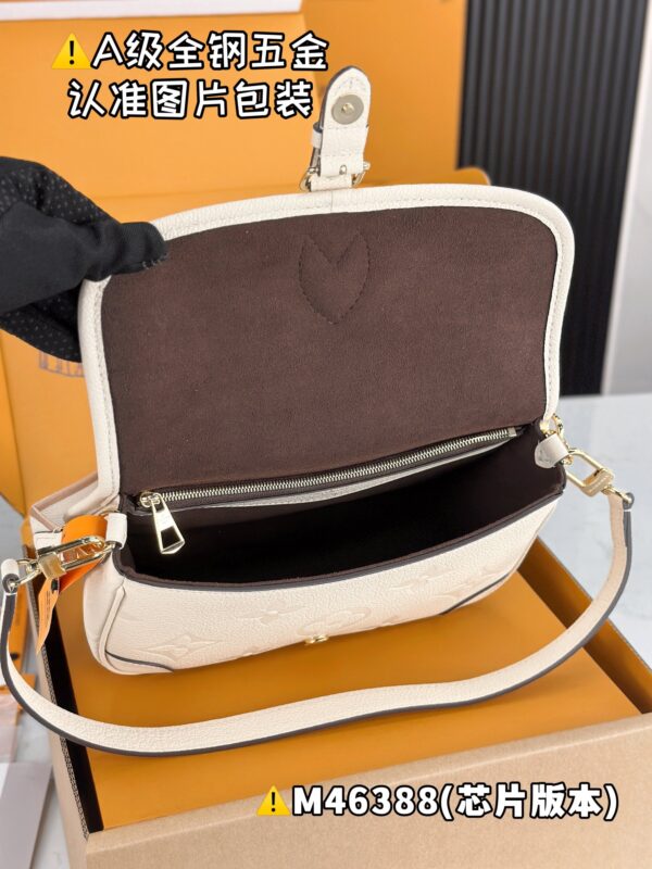 【特级MB原厂皮】 DIANE 手袋型号：M46388材料：A+级全钢五金，进口原厂皮包装：全套特级免税MB包装尺寸：24x15x9cm