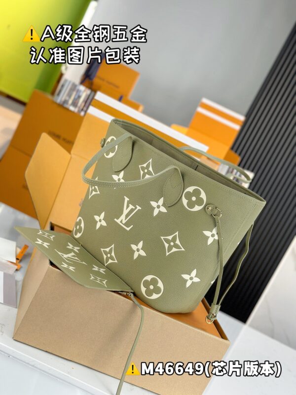 【特级MB原厂皮】NEVERFULL 中号手袋型号：M46649材料：A+级全钢五金，进口原厂皮包装：全套特级免税MB包装尺寸：31x28x14cm。150121600