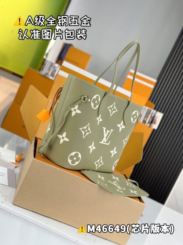 【特级MB原厂皮】NEVERFULL 中号手袋型号：M46649材料：A+级全钢五金，进口原厂皮包装：全套特级免税MB包装尺寸：31x28x14cm。150121600