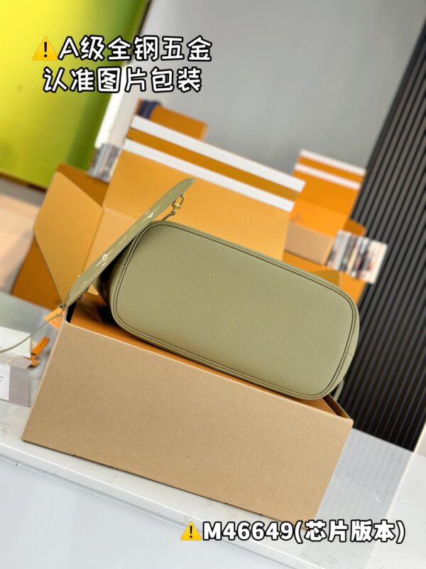 【特级MB原厂皮】NEVERFULL 中号手袋型号：M46649材料：A+级全钢五金，进口原厂皮包装：全套特级免税MB包装尺寸：31x28x14cm。150121600