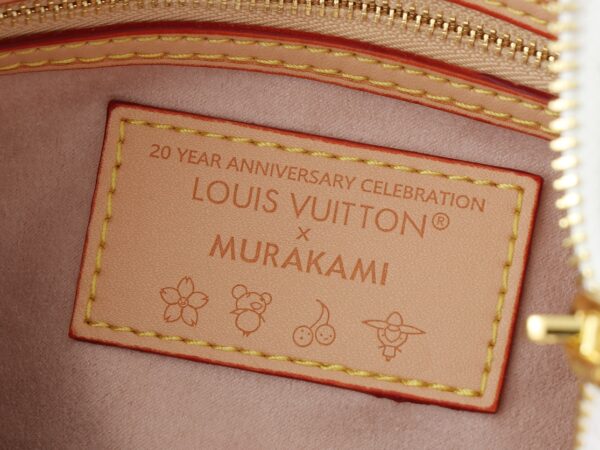 💰升级原版 M13805 M13257  M40390 lv村上隆联名NANOSPEEDY 手袋本款Nano Speedy手袋结合Monogram帆布和牛皮革饰边印花、以33种缤纷色彩演绎白三彩黑三彩推出十二截火爆全球深受明星名人喜爱。25.0 x 19.0 x 15.0 厘米
