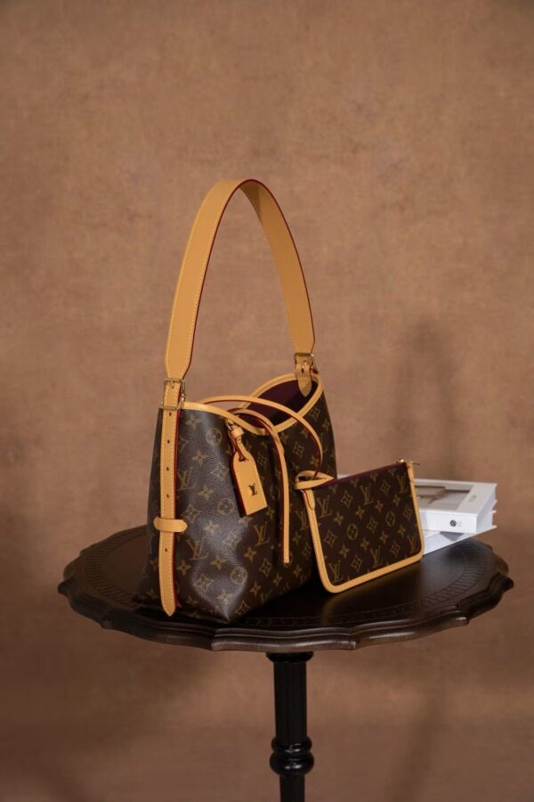 Louis Vuitton CARRYALL小号手袋 29x24x12cm  M46203