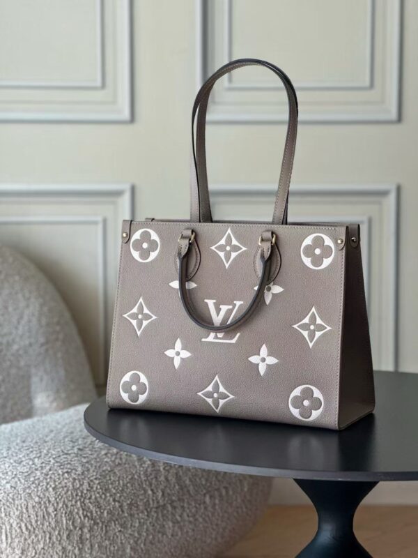 Louis Vuitton ONTHEGO 中号手袋 35x27x14cm