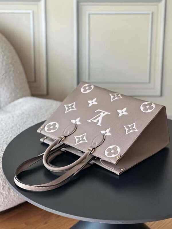 Louis Vuitton ONTHEGO 中号手袋 35x27x14cm