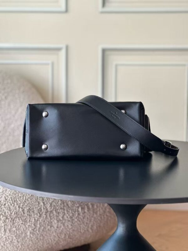 Louis Vuitton CARRYALL CARGO VIBE 小号手袋】33.5x23x15cm
