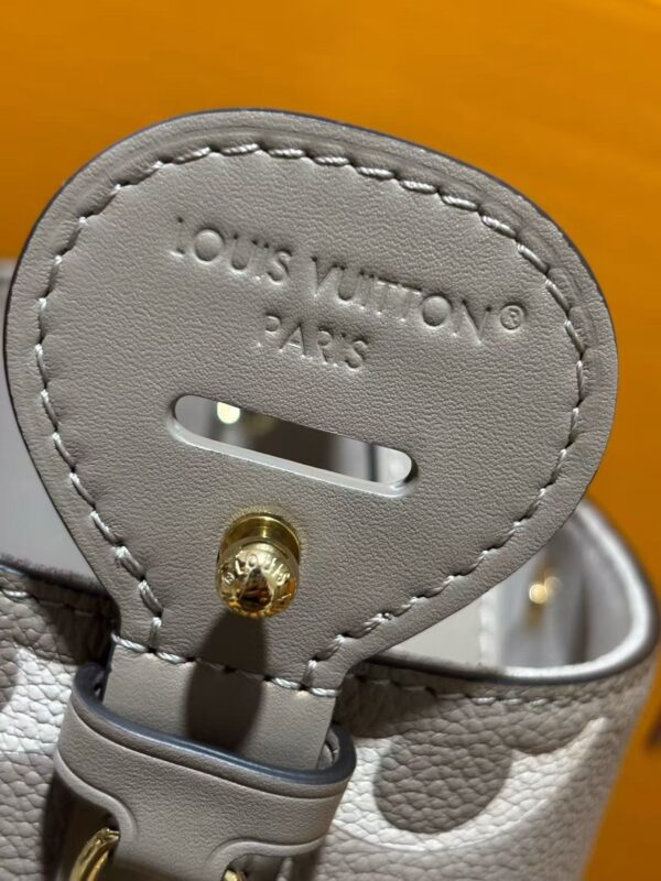 Louis Vuitton All InBB 手袋 16 x 18 x 12 cm