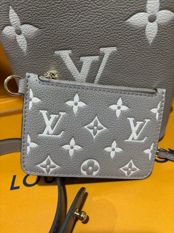 Louis Vuitton All InBB 手袋 16 x 18 x 12 cm