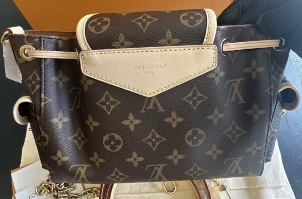 Louis Vuitton Odyssee 斜挎包单肩包  27cm x 17cm x 12cm   M25085