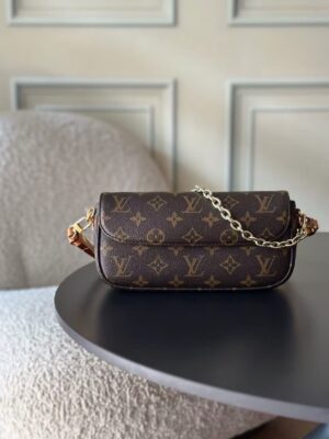 Louis Vuitton WALLET ON CHAIN IVY手袋 23.5x12x4.3cm  M81911