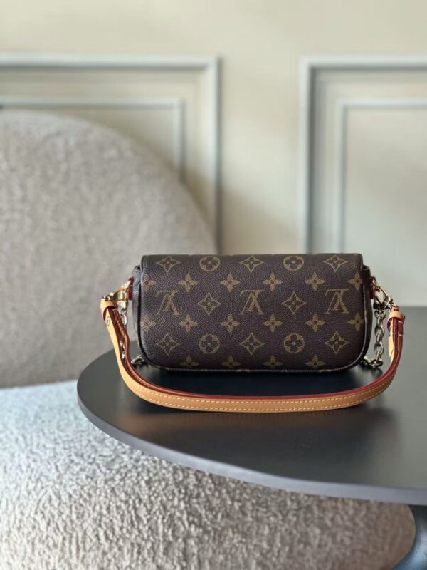 Louis Vuitton WALLET ON CHAIN IVY手袋 23.5x12x4.3cm  M81911