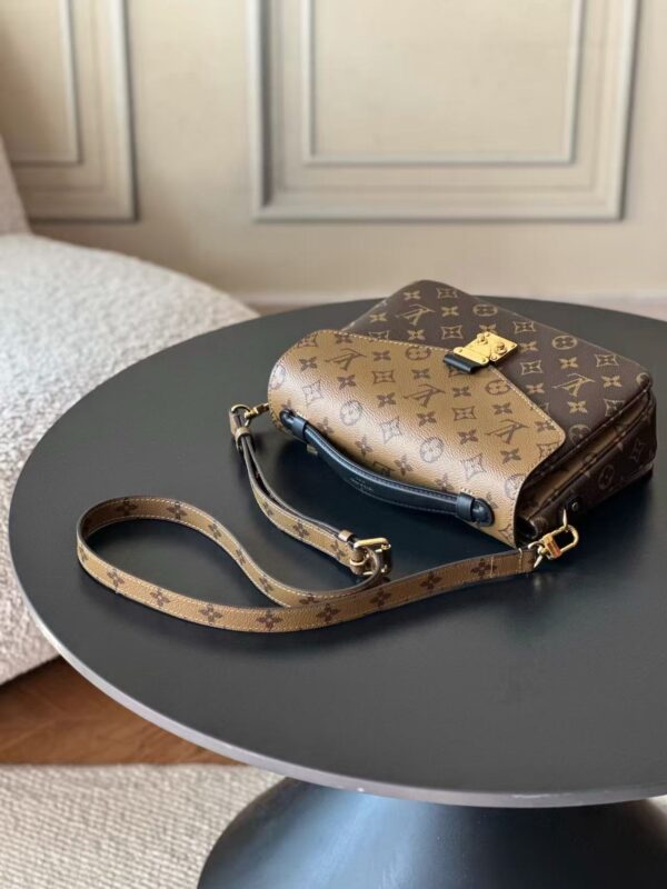 Louis Vuitton POCHETTE METIS 手袋 25x19x7cm  M44876