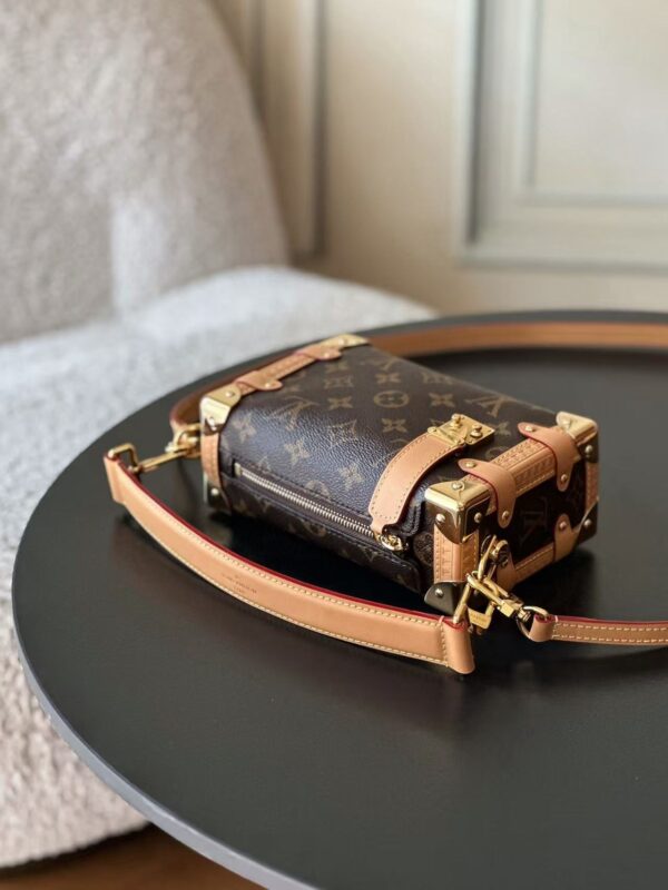 Louis Vuitton SIDE TRUNK 小号手袋  18x12.5x8cm  M46815
