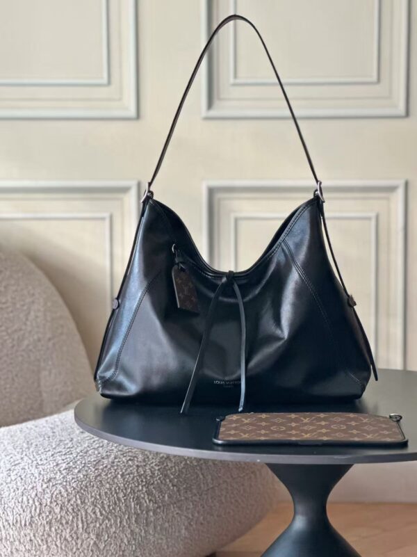 Louis Vuitton CARRYALL VIBE 中号手袋  39x30x15cm  M25143