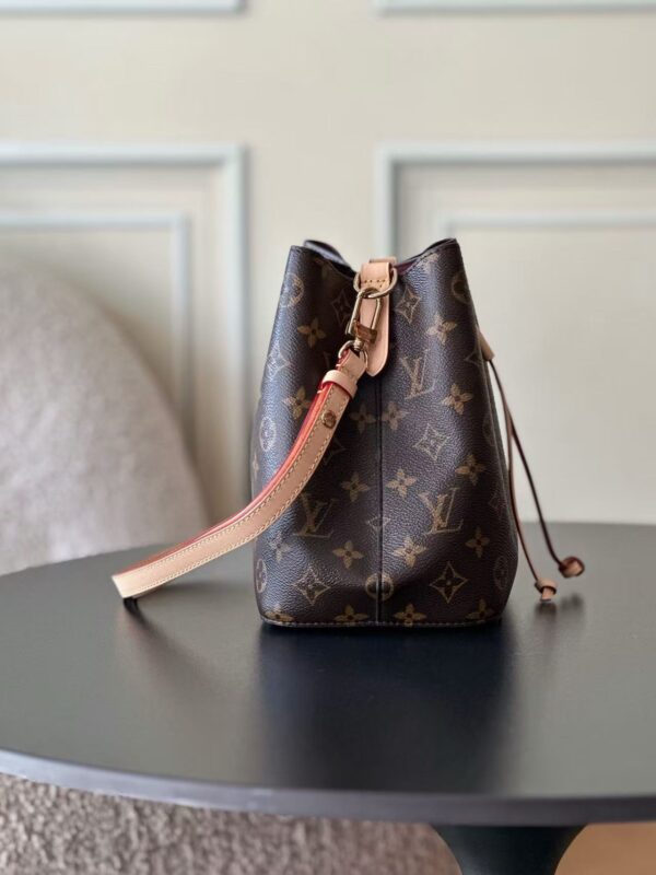 微信图片_20260209001354_138_2 Louis Vuitton NEONOE BB手袋 20x20x13cm M46581