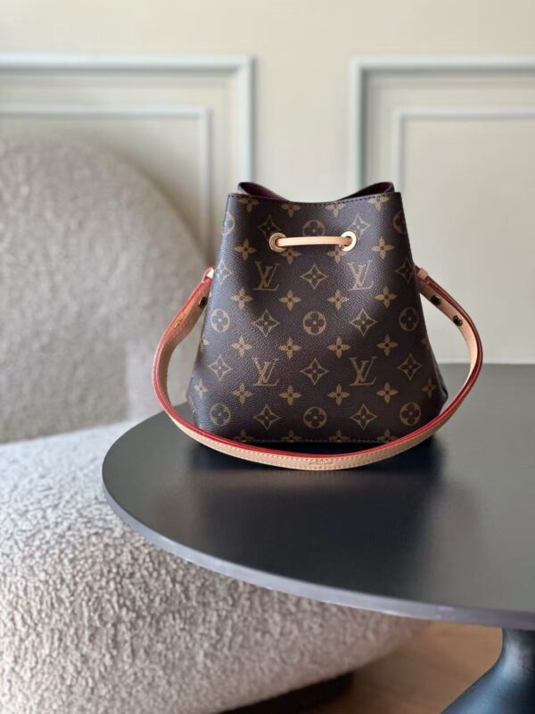 微信图片_20260209001355_139_2 Louis Vuitton NEONOE BB手袋 20x20x13cm M46581