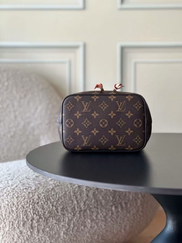 微信图片_20260209001356_140_2 Louis Vuitton NEONOE BB手袋 20x20x13cm M46581