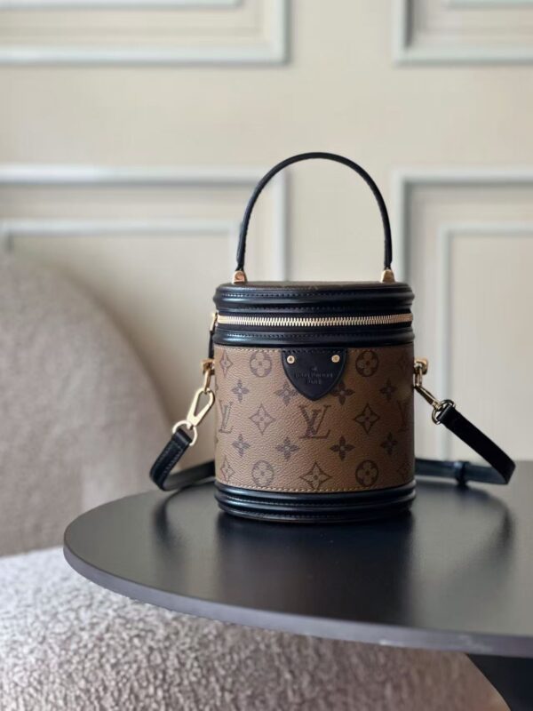 微信图片_20260209001832_141_2 Louis Vuitton CANNES手袋 15x17x15cm M43986